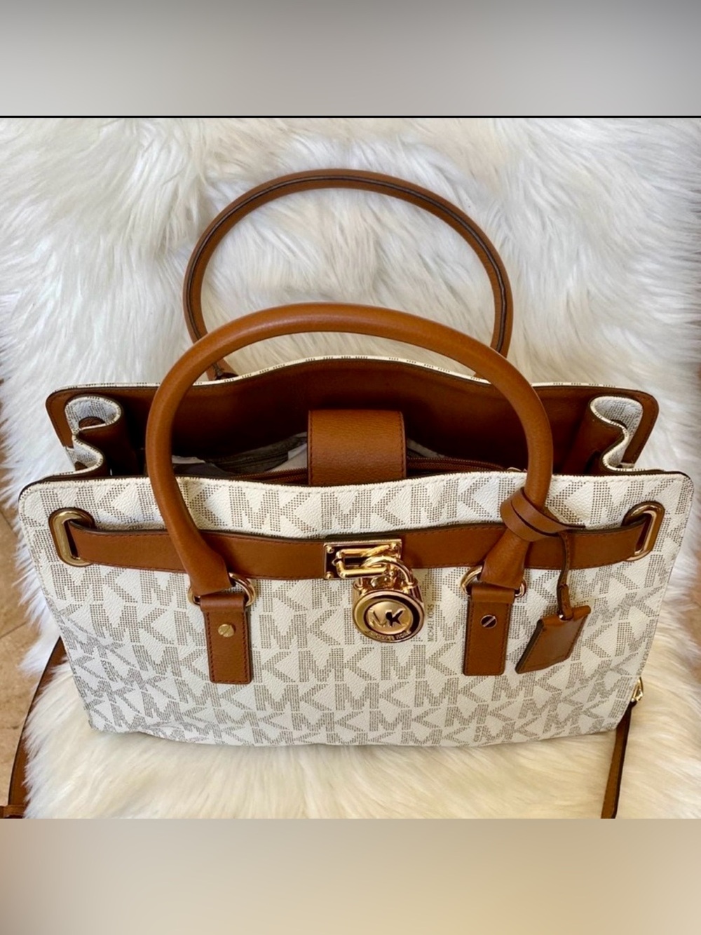 Michael Kors Signature Satchel in Vanilla and Cedar Hamilton Traveler NWT - Picture 3 of 16